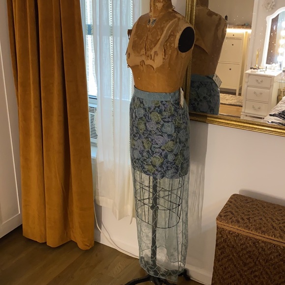 NWT Burberry Watercolor Rose Print and Lace Skirt - Picture 12 of 13